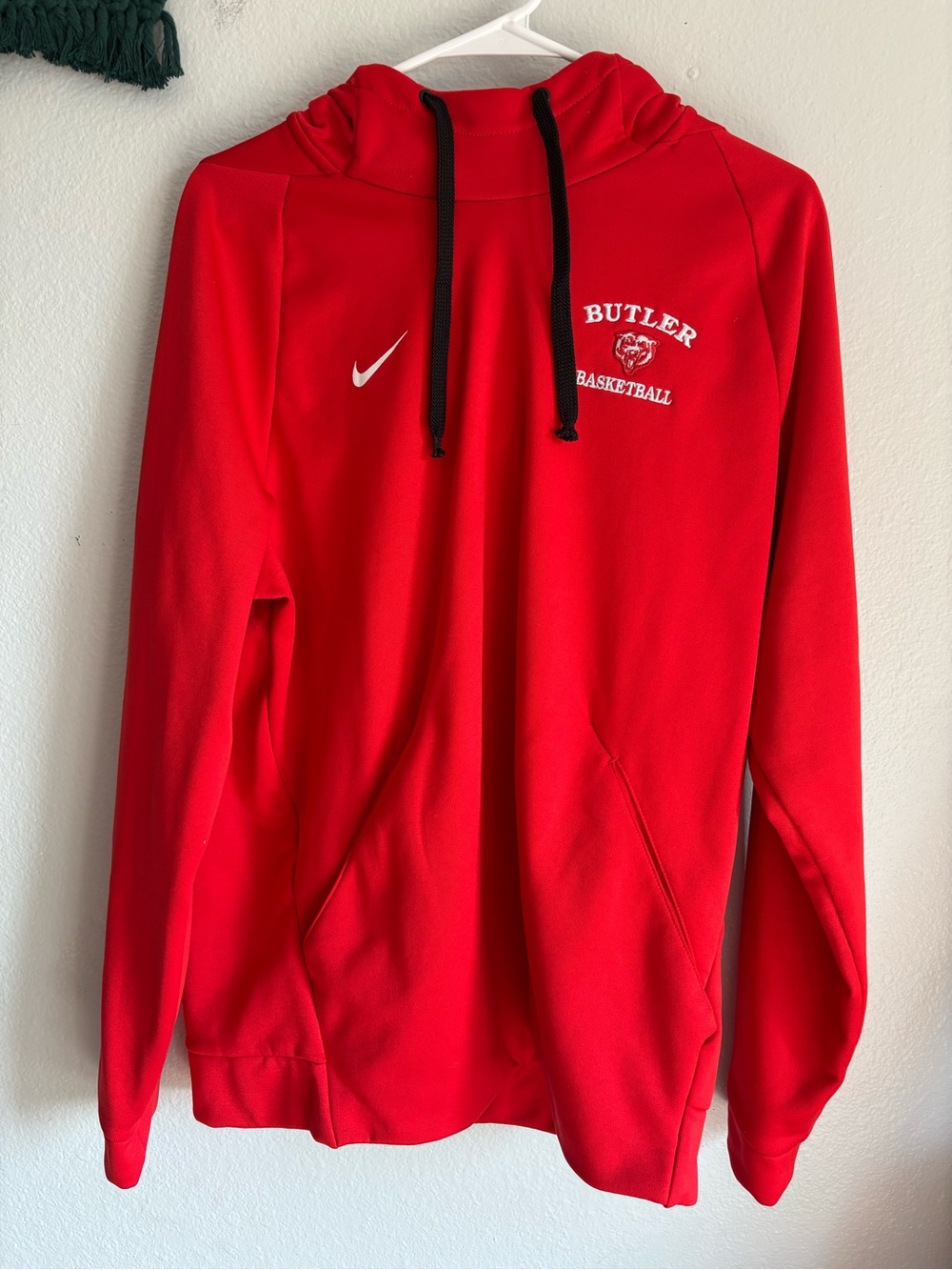 Nike Dri-Fit men’s sz large Butler Basketball logo Red Hoodie Sweatshirt